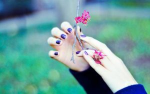 我想与已婚男长相厮守，内心很纠结，该怎么摆脱这种纠结呢？