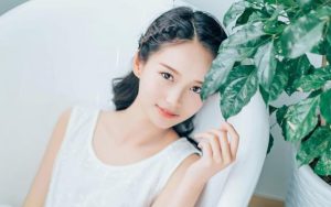 我追求刚分手的女生却遭遇冷漠对待，到底该怎么解决？