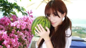 我因为感情纠葛让喜欢的女生伤心了，要怎么挽回呢？